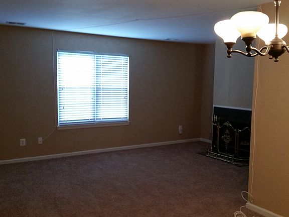 3rd image of 4203 Stockbridge Dr #9E