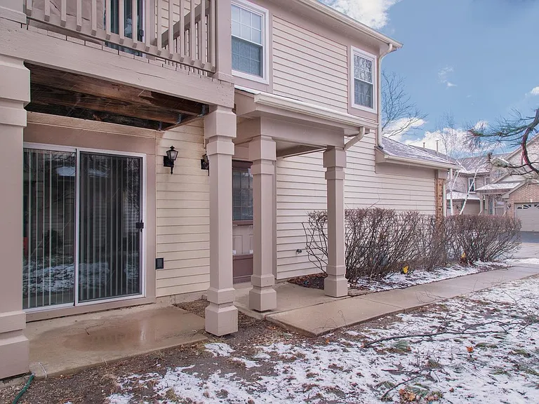251 Old Oak Ct W — Photo 23