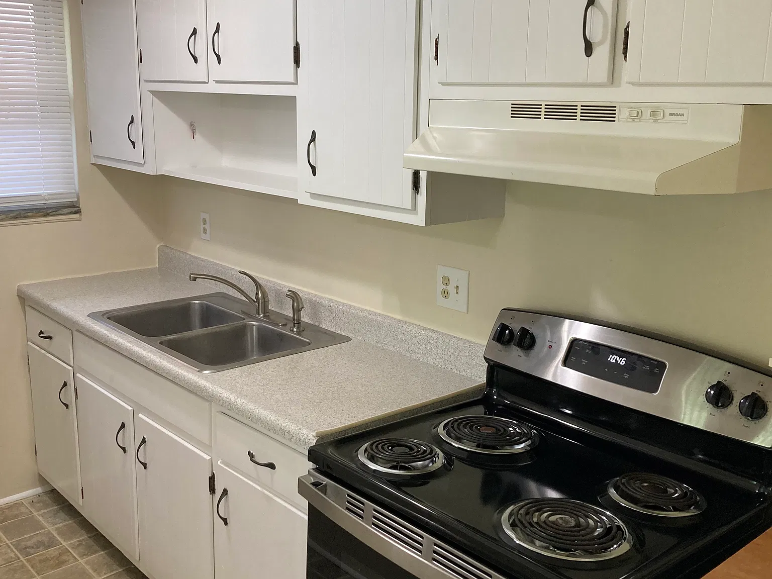 2 bed, 845 sqft, $1,265 — Photo 4