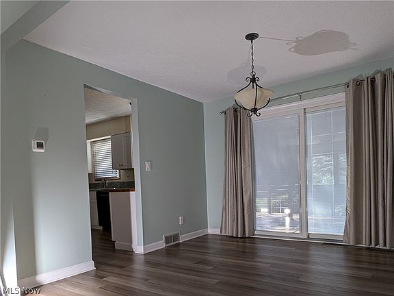 4th image of 2496 Palmer Dr