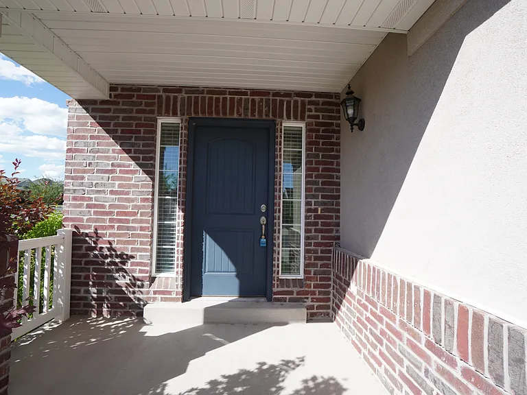 883 S Daisy Dr — Photo 3