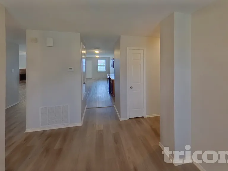 2749 Ingram Cir — Photo 4