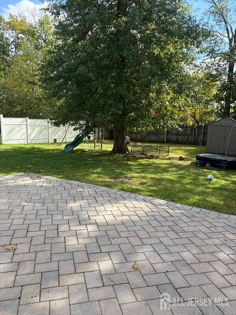 3 bed, 2.0 bath, 1318 sqft, $3,500 — Photo 2