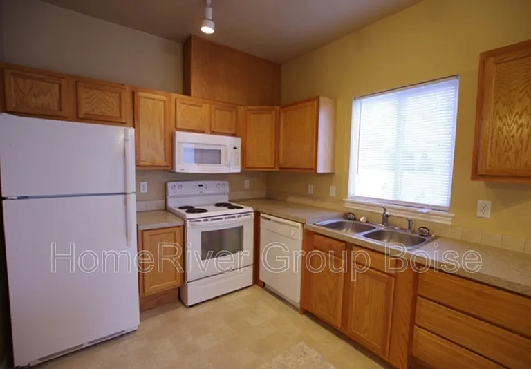10183 W Rifleman Ln #102 — Photo 2