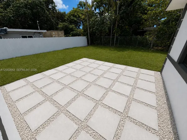 13885 NW 5th Ave, North Miami, FL 33168