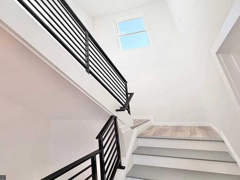 3221 Latona St — Photo 21