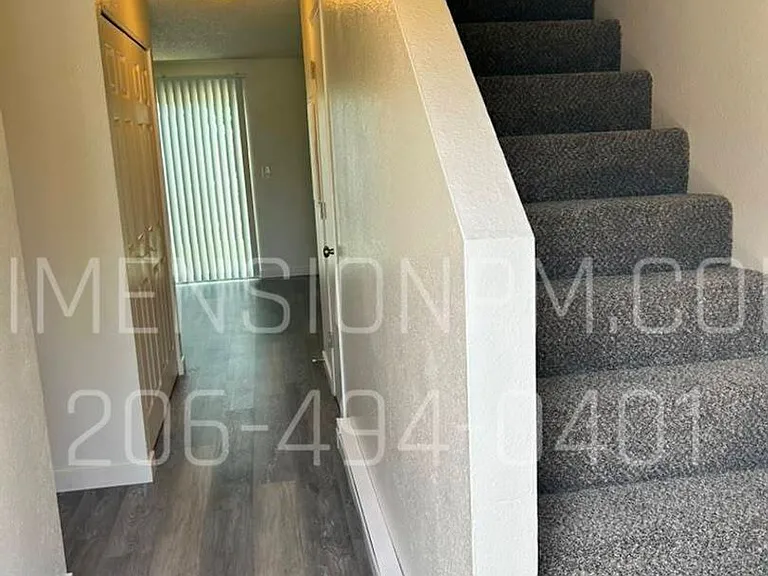 532 SW Rimrock Way — Photo 13