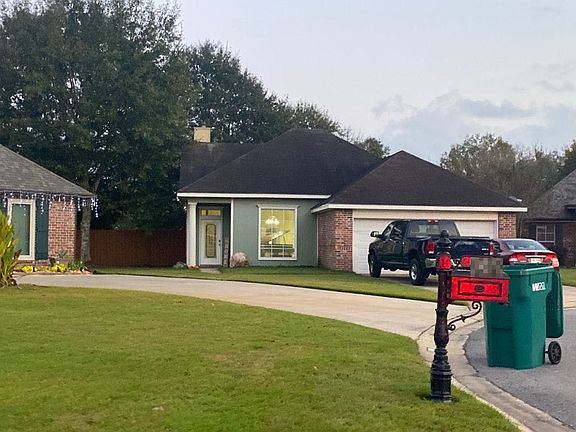 3rd image of 136 Windermere Cir