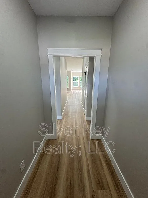 3 bed, 2.0 bath, 1500 sqft, $2,495 — Photo 2