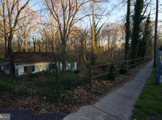 6577 Braddock Rd, Alexandria, VA 22312