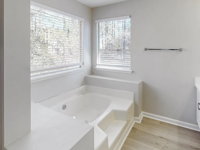 410 Lake Dylan Ct — Photo 7