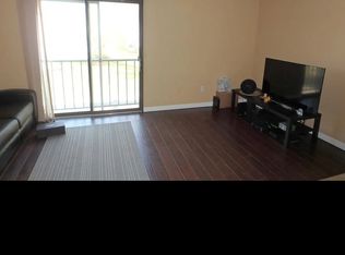 10 Village Green Ln APT 19, Natick, MA 01760