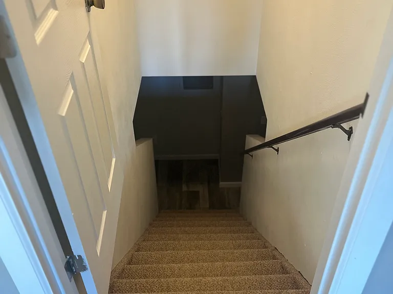 810 N Summit Ave — Photo 23