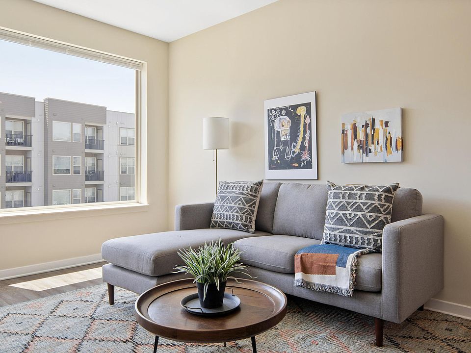 1st image of 137 Alexander St APT 2346