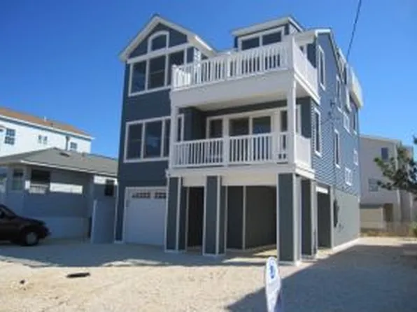22 W New York Ave, Brant Beach, NJ 08008