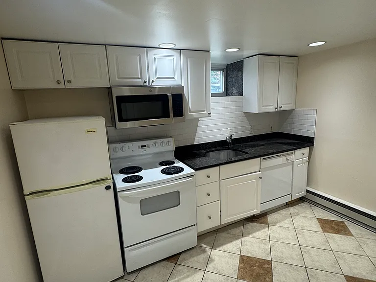 95 Bynner St #3 — Photo 1