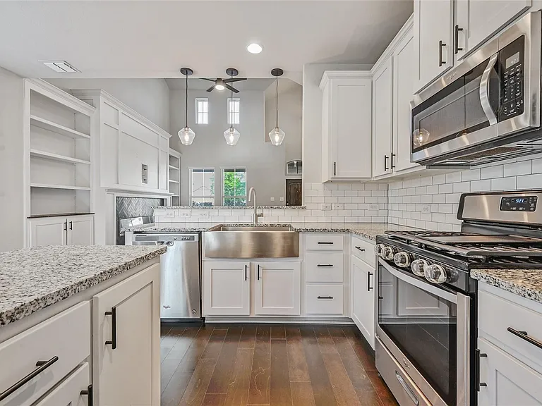 1320 Goldilocks Ln — Photo 11