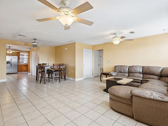 4th image of 5725 Wilton Dr