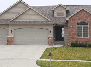 590 Strathmoor Dr, North Liberty, IA 52317