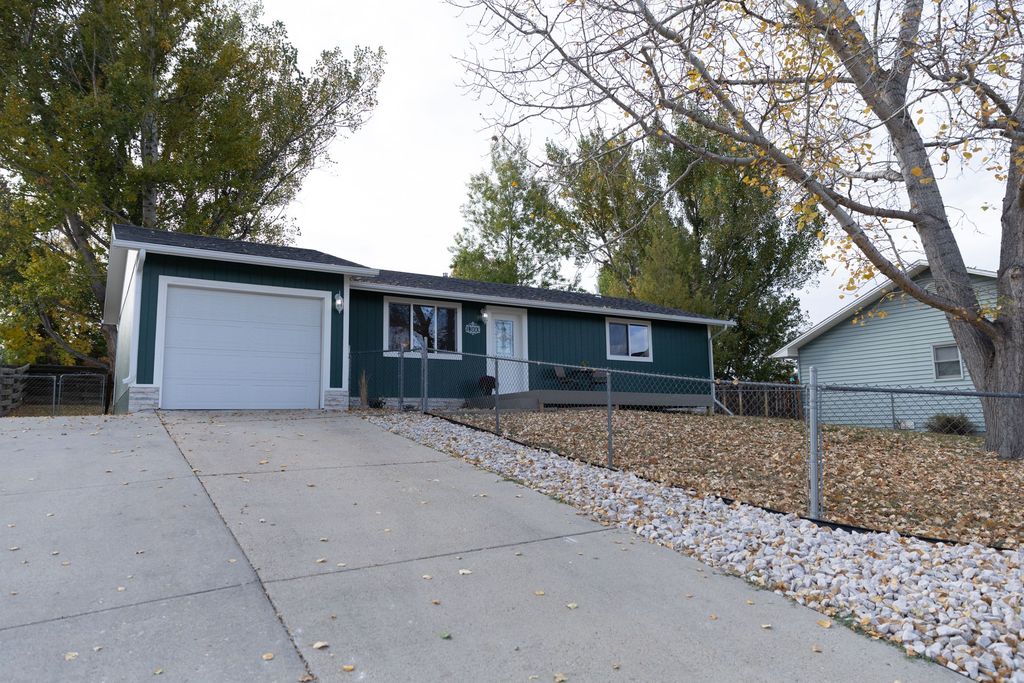 1360 Birch St - Property Image