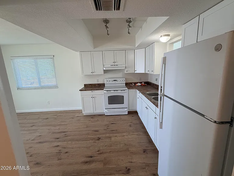 6038 S Alameda Rd #2 — Photo 14