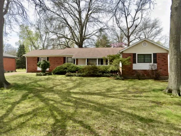 2945 Dover Dr, Florissant, MO 63033