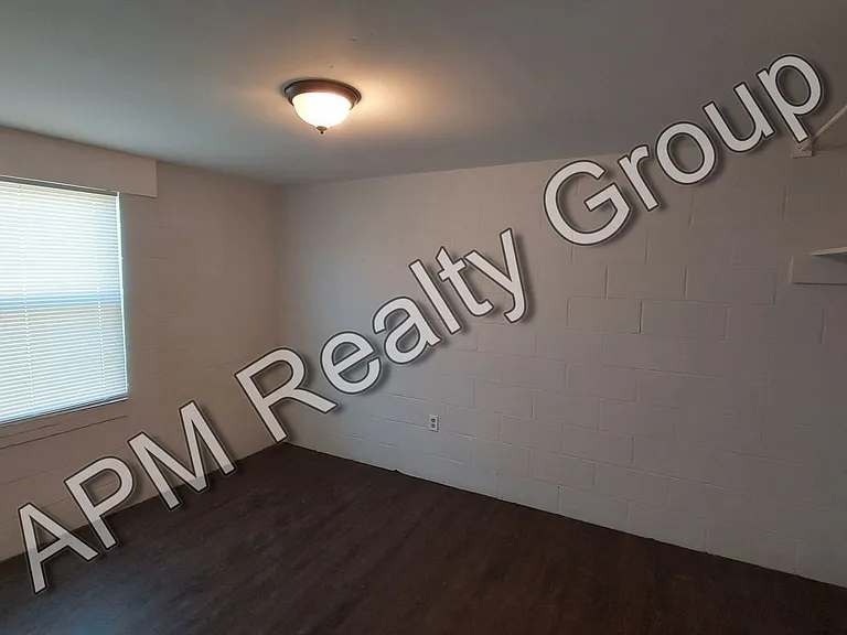 3045C Howell Ave — Photo 6