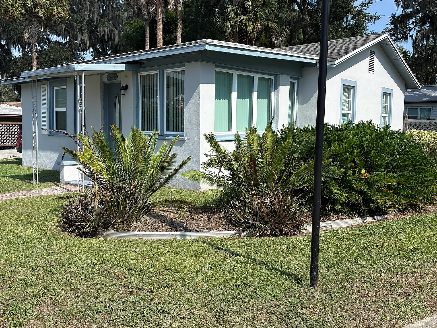 2 bed, 851 sqft, $1,325 — Photo 1