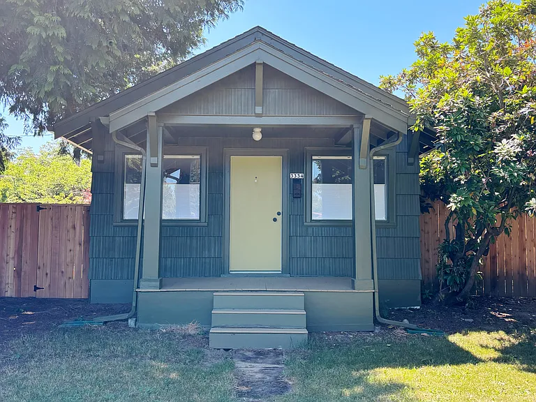 3334 NE Holman St — Photo 2