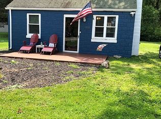 4448 Lake Rd E, Geneva, OH 44041