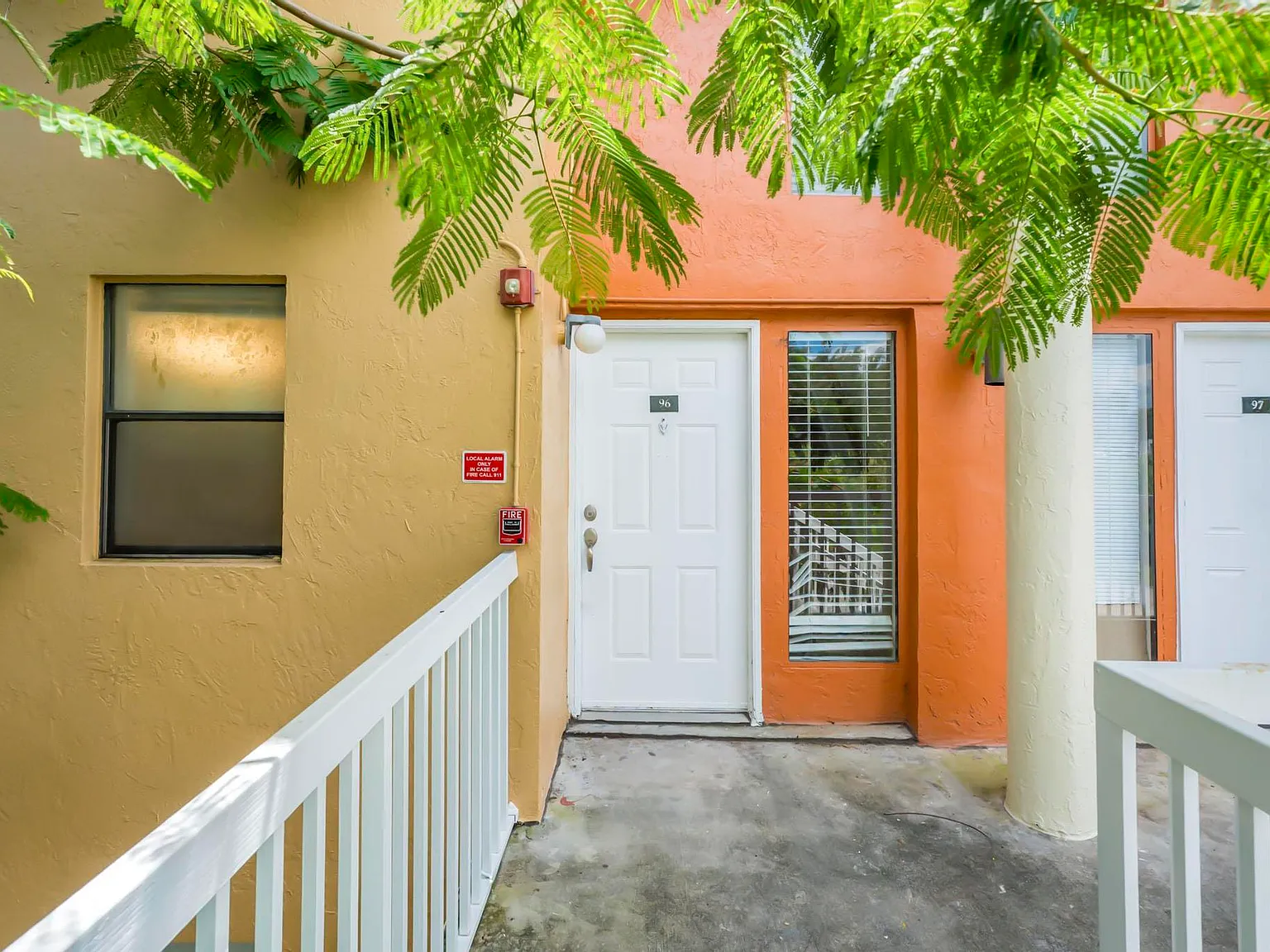 2 bed, 2.5 bath, 1032 sqft, $2,050 — Photo 2