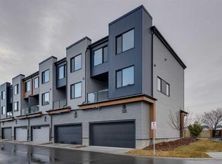 81 W Midtown Blvd SW #101, Airdrie, AB T4B 4E7