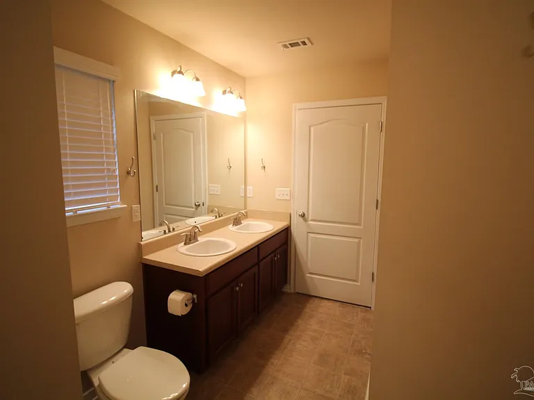 4479 Winona Ln — Photo 13