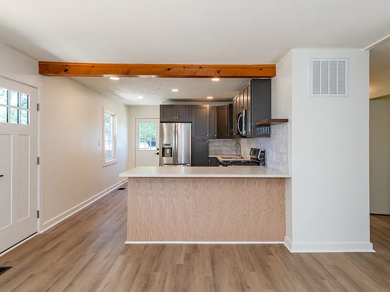 77 Ridgebury Dr — Photo 10