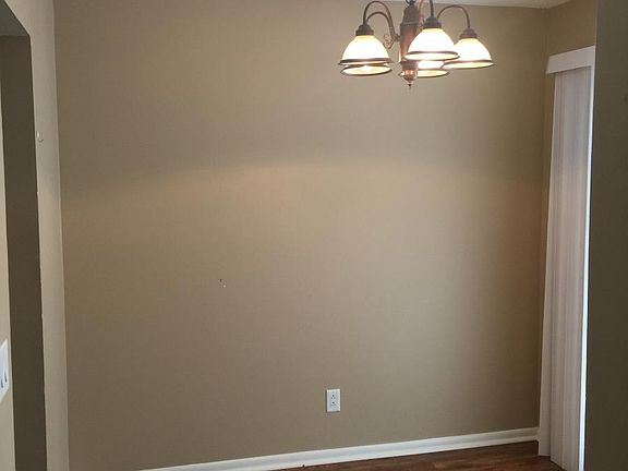Breakfast nook/dining area leads out to porch