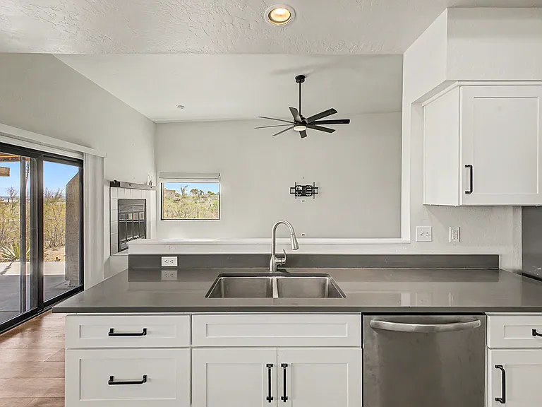 4650 N Paseo De Los Cerritos — Photo 16