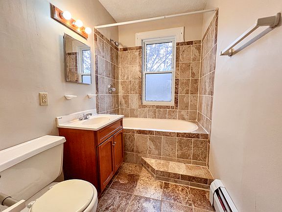 4th image of 25-27 Dorothy St #27C1