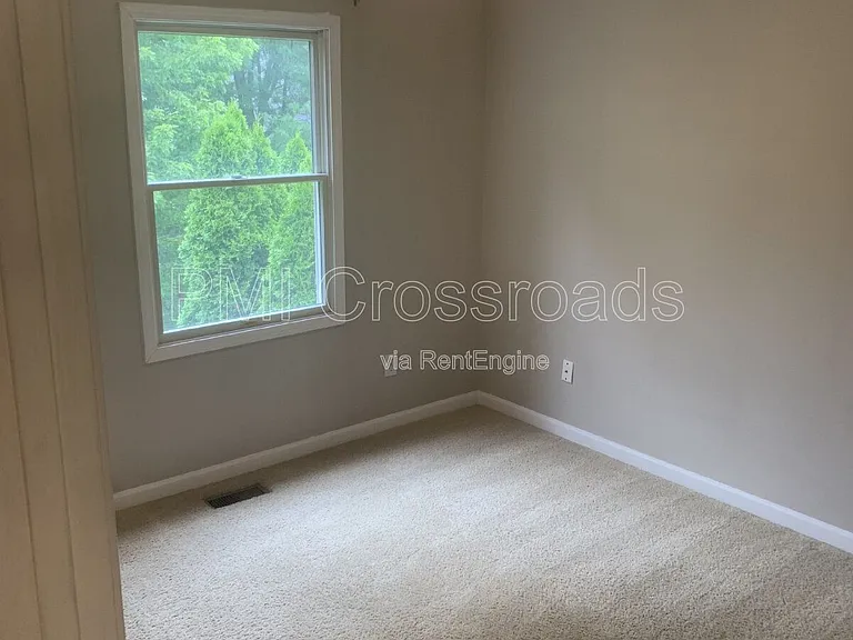 8620 Olenbrook Dr — Photo 23