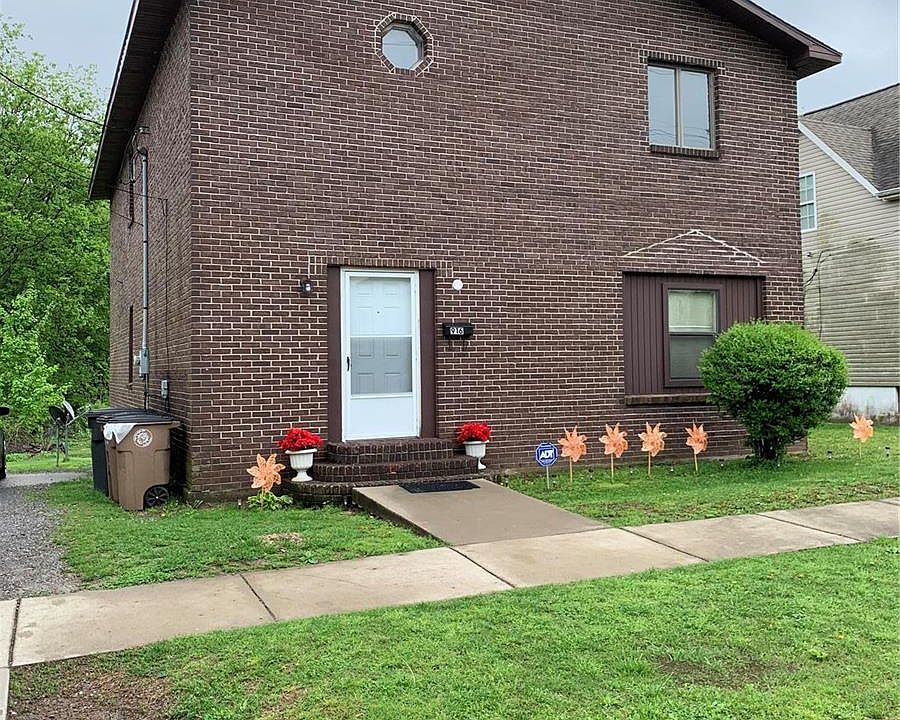1st image of 916 N Fountain St