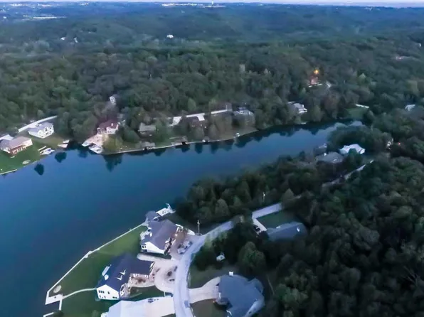 10056 Waterford Dr, Hillsboro, MO 63050