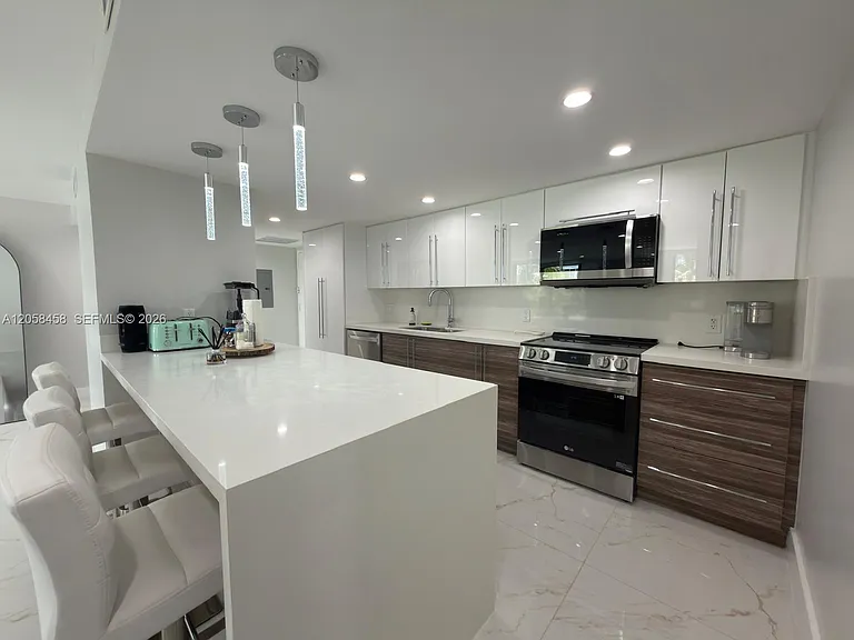 1800 Collins Ave #3H — Photo 21
