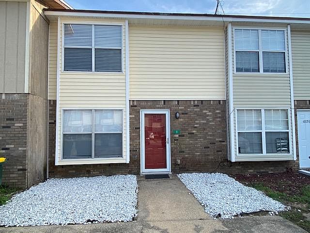 1st image of 412D Nordic Ln NW