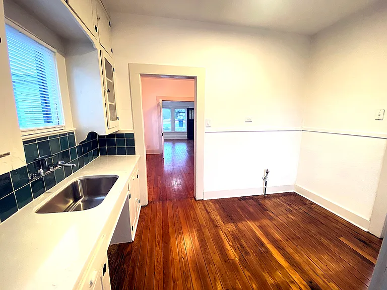 830 Texas Ave — Photo 18
