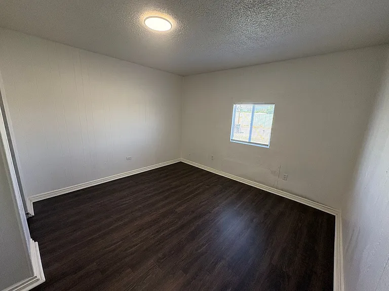 10596 Lewis Dr — Photo 24