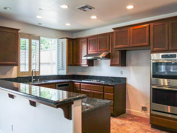 5th image of 1817 Thomas Ct