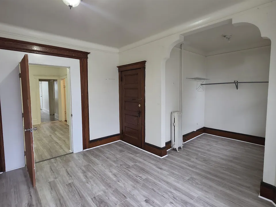 19 Delaware Ave #2