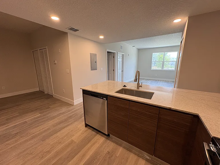 4424 S Texas Ave #1-112-1 — Photo 3