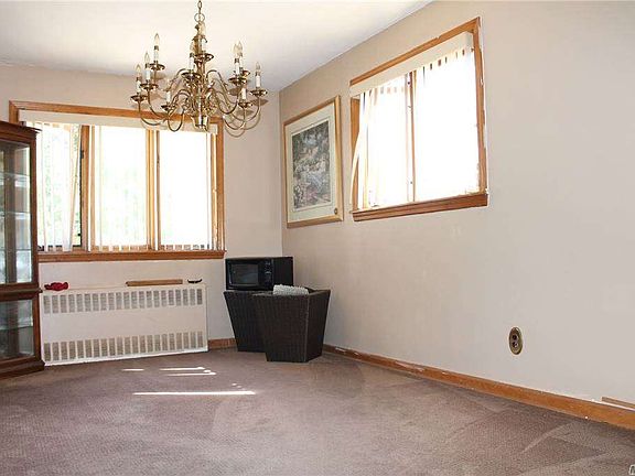 4th image of 61-57 67th St