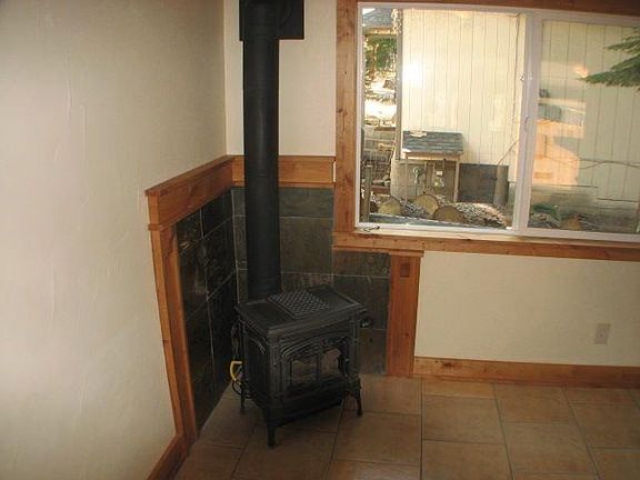 4th image of 8652 Golden Ave #2