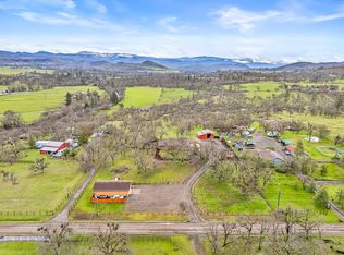 446 Ayres Rd, Eagle Point, OR 97524